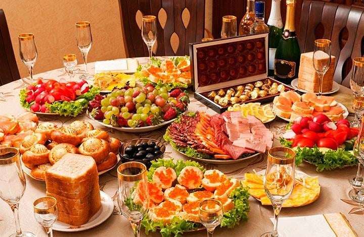 Украинцы включили режим экономии: эксперт поделился своим наблюдением из супермаркета