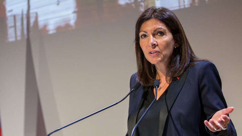 Мэр Парижа становится прокремлевским политиком: СМИ привели факты Мэр Парижа становится прокремлевским политиком: СМИ привели факты