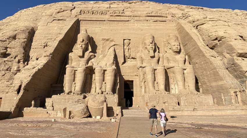 Тысячи туристов отдыхают в Египте с поддельными ПЦР-тестами