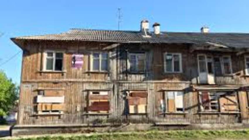 Всі гроші на війну, а росіяни хай сидять в бараках і землянках: у Росії заморозили переселення людей з аварійного житла Всі гроші на війну, а росіяни хай сидять в бараках і землянках: у Росії заморозили переселення людей з аварійного житла