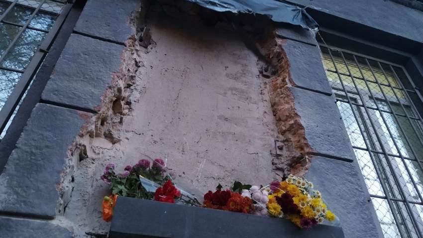 "Одесса осталась без Жукова": активисты снесли последнюю доску памяти "кровавого маршала"