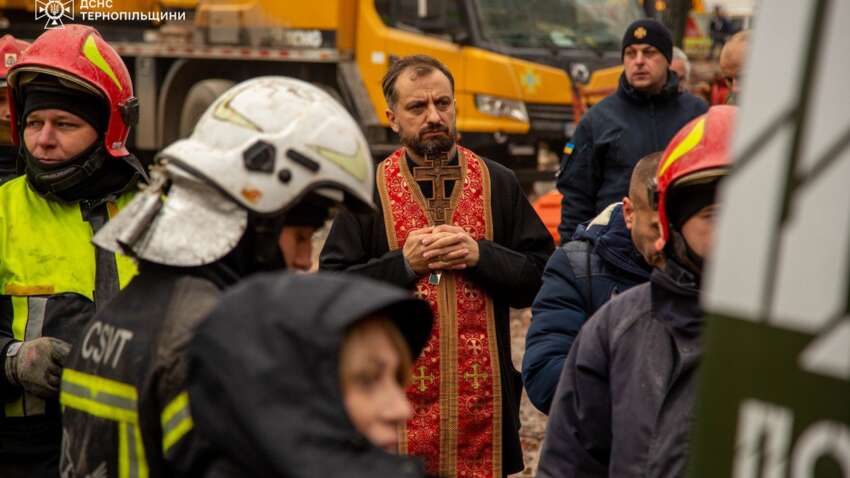 В Тернополе мужчина дождался жену и детей: спасатели достали их тела (ОБНОВЛЕНО)