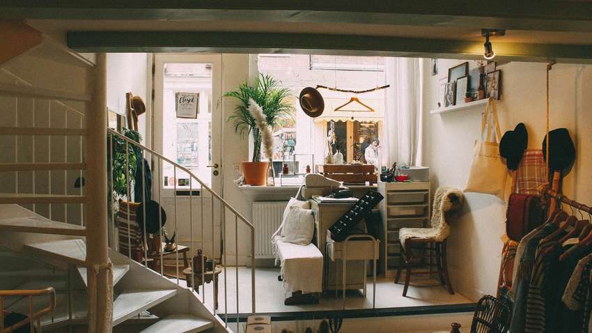 Ей понадобилось 100 долларов и немного времени: девочка до неузнаваемости обновила дом 