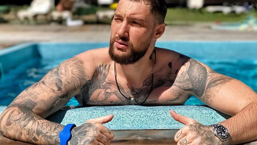 Відомий український співак вийшов на сцену п'яним: що про це відомо (ВІДЕО)