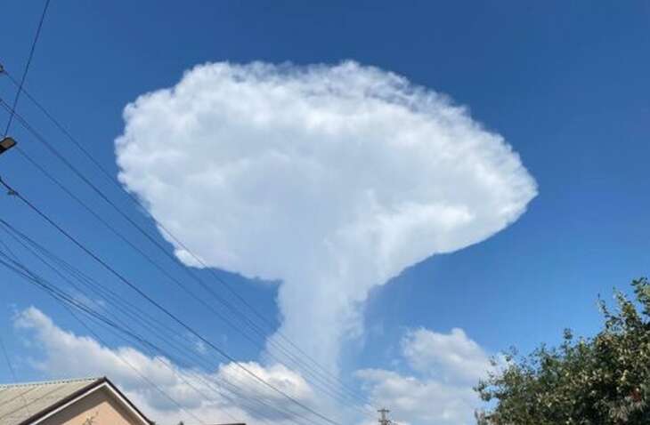 Хмара у формі "ядерного гриба" налякала жителів Дніпра: що сталося