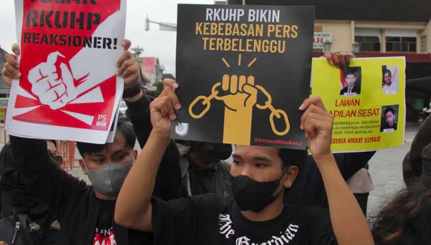 Секс поза шлюбом в Індонезії каратиметься ув'язненням. Це стосується й іноземців Секс поза шлюбом в Індонезії каратиметься ув'язненням. Це стосується й іноземців