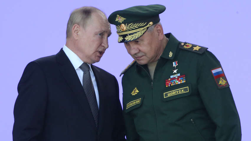 "Шойгу и Герасимов снова не в фаворе": кого ищет Путин взамен "Шойгу и Герасимов снова не в фаворе": кого ищет Путин взамен