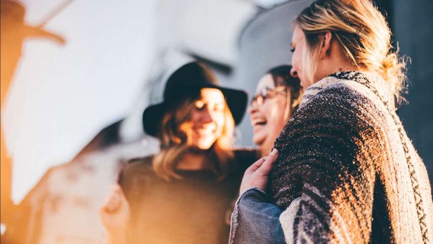 Ученые выяснили, почему нам бывает грустно в праздники 