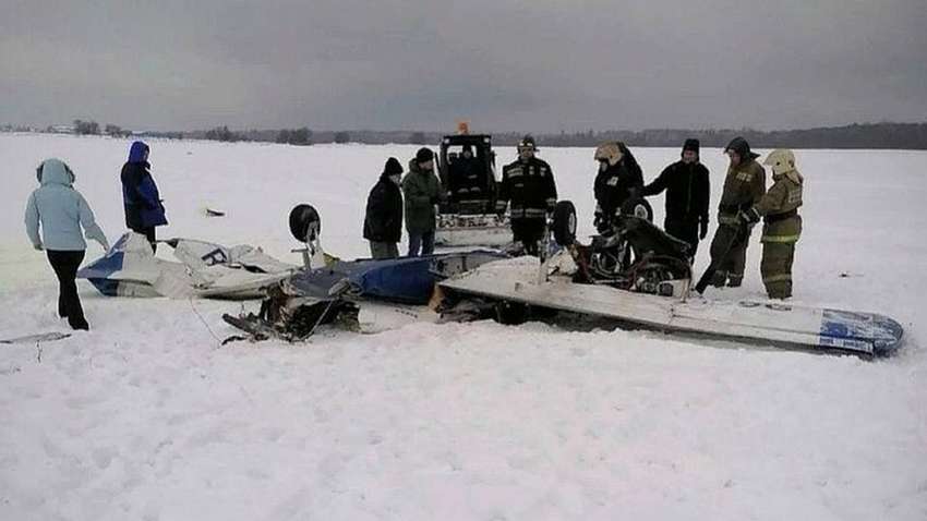 Під Петербургом розбився літак, є загиблі (ФОТО)