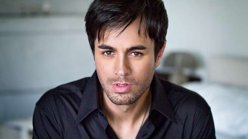 Энрике Иглесиас показал танец с новорожденной дочкой