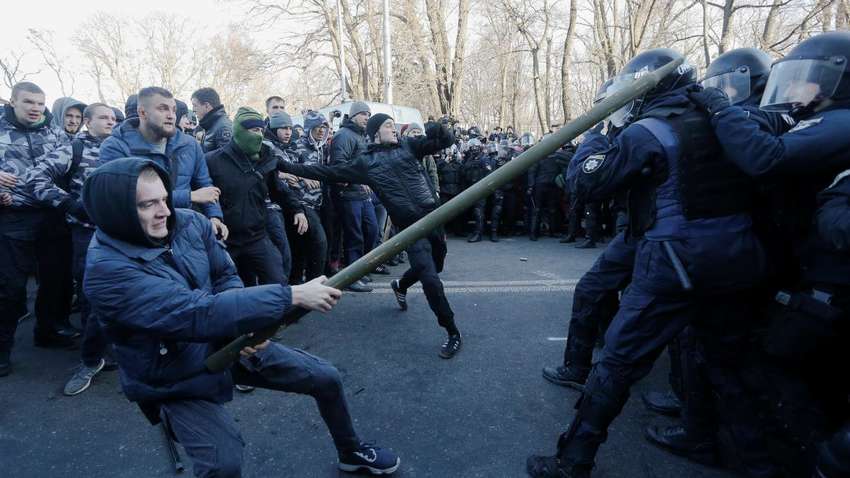 В США осудили насилие под Верховной Радой