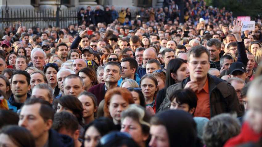 Украинцы доверяют власти, но чувствуют дискриминацию по признаку языка: о чем говорит новый опрос