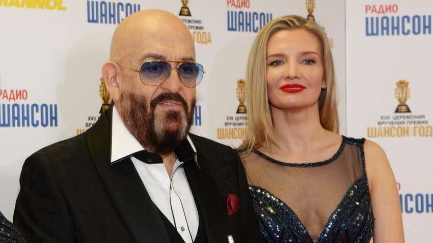 Шуфутинский взял в жены танцовщицу, младше его на 30 лет