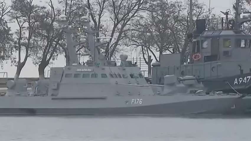 РФ поверне захоплені українські катери:буксири за ними вже відправили