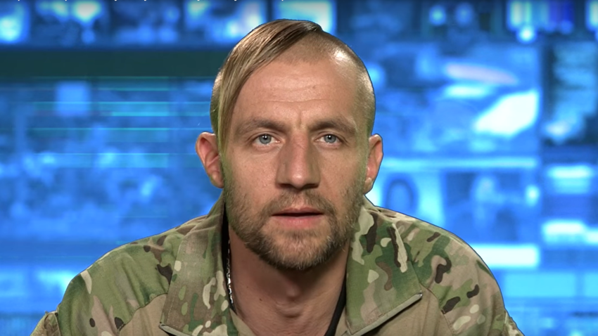 Гаврилюк за кермом: "козак" розповів, на скільки його зарплата в таксі вище депутатської