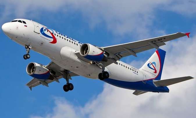 В Москве погибли две молодые стюардессы: на них наехал поезд