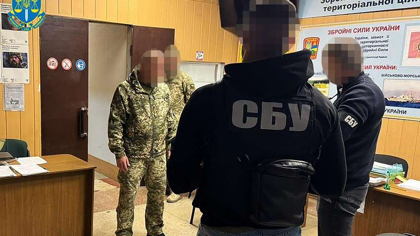 Масштабні схеми ухилення від мобілізації: серед затриманих голова ВЛК та начальник РТЦК Масштабні схеми ухилення від мобілізації: серед затриманих голова ВЛК та начальник РТЦК