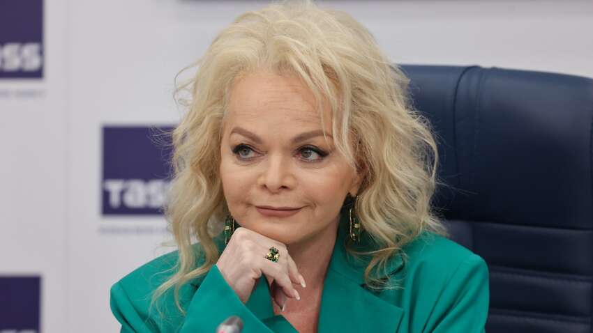 Лариса Долина сбежала из России, чтобы не передавать квартиру: что произошло Лариса Долина сбежала из России, чтобы не передавать квартиру: что произошло
