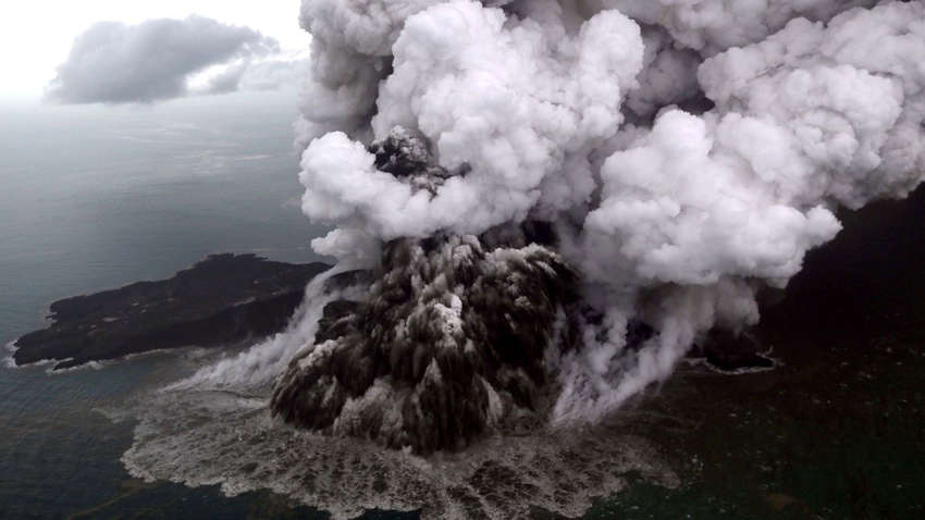 В Індонезії прокинувся небезпечний вулкан: людей готують до евакуації