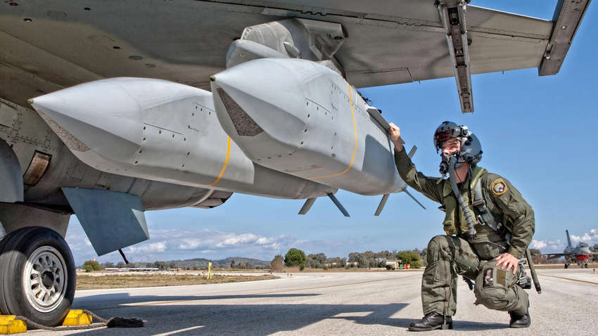 Чому ми просили одне, а отримали інше: які плюси та мінуси авіабомби JSOW від США Чому ми просили одне, а отримали інше: які плюси та мінуси авіабомби JSOW від США