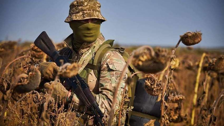 Чим займаються полонені росіяни, які перейшли на бік України