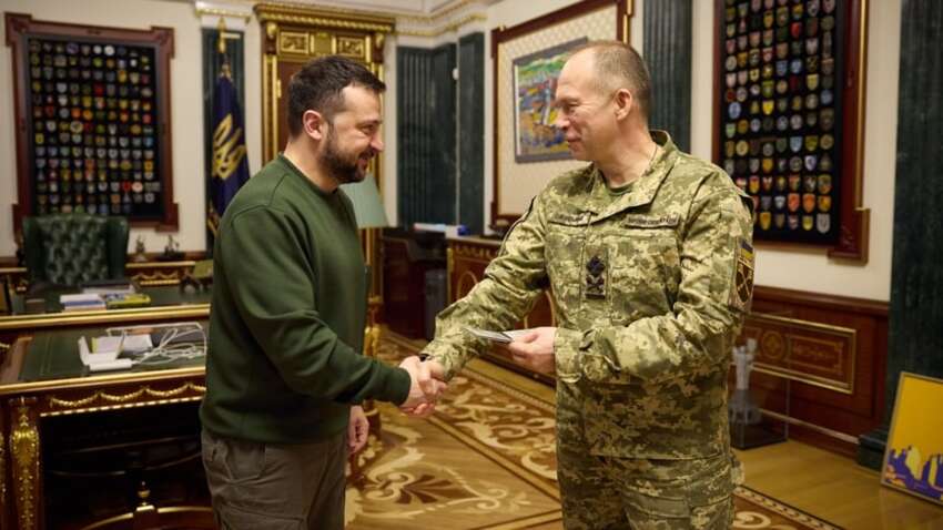 Арестович неожиданно встал на защиту главкома Сырского и обратился к Зеленскому Арестович неожиданно встал на защиту главкома Сырского и обратился к Зеленскому