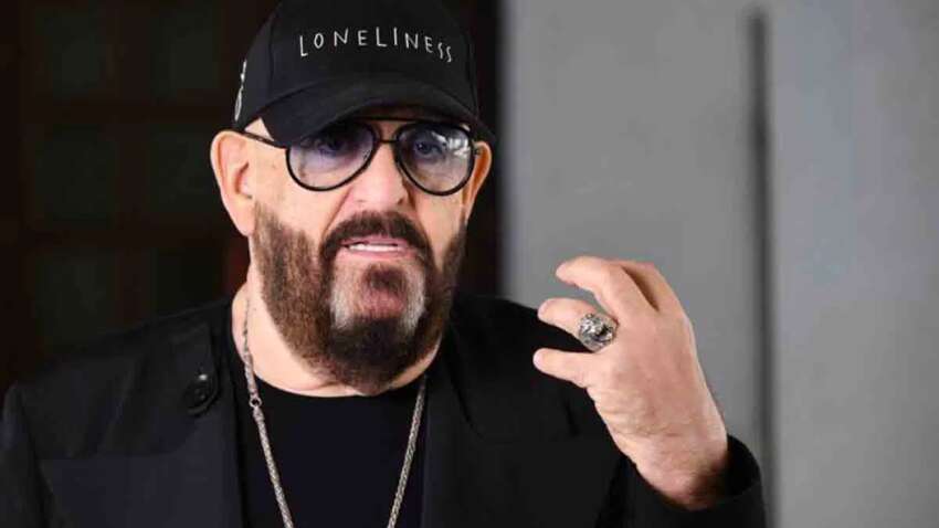 Российский певец экстренно госпитализирован: что известно о его состоянии