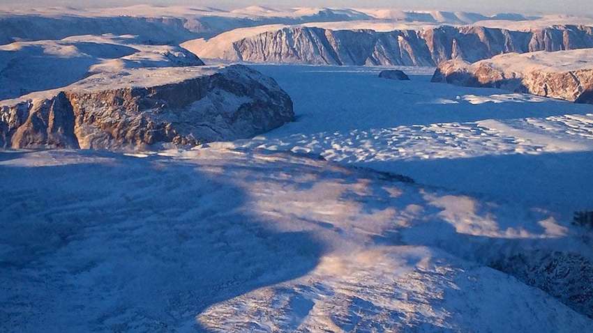 В Гренландии обнаружили большое озеро, которому миллионы лет