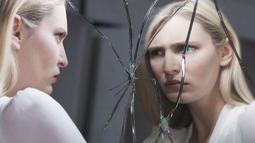 Американка випадково знайшла в себе у ванній вхід до таємної квартири: відео стало вірусним