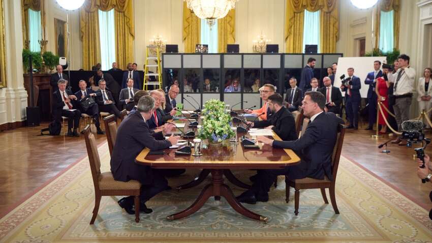 Миру в Україні не буде: навіщо Європа підтримує мирні переговори Трампа, вважаючи їх провальними Миру в Україні не буде: навіщо Європа підтримує мирні переговори Трампа, вважаючи їх провальними