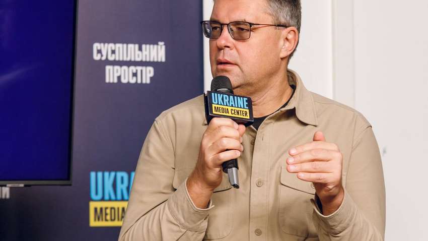 Експерти спрогнозували, коли почнуться тривалі відключення світла в Україні