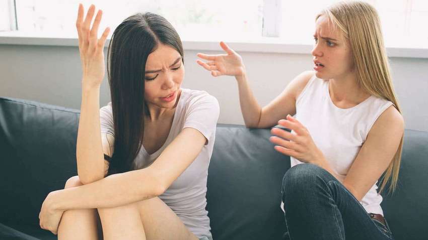 Названо типи «токсичних» друзів, від яких краще триматися подалі