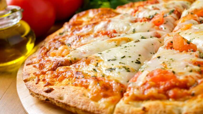 Ужин за 20 минут без затворения: пицца из жидкого теста покоряет кухни украинцев