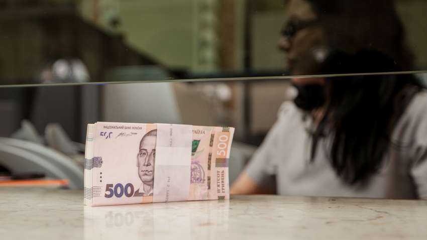 Українці стали рідше забирати депозити з банків