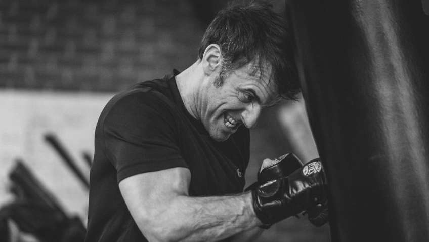 Готовится к поединку с Путиным: во Франции бурные дискуссии из-за частных фото Макрона Готовится к поединку с Путиным: во Франции бурные дискуссии из-за частных фото Макрона