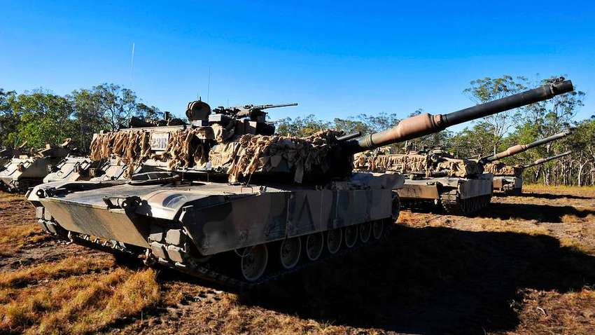 Почему США медленно передают технику Украине: какова ситуация с производством танков в РФ