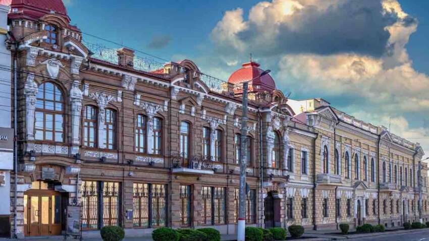 Місто вже Кропивницький, а область застрягла у радянському минулому Місто вже Кропивницький, а область застрягла у радянському минулому