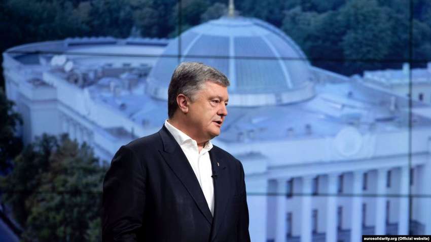 Порошенко пообещал "давить" на Россию, пока она не вернет Крым 