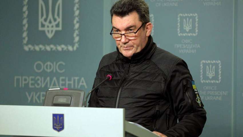 Путин и Гитлер – это сиамские близнецы: у Зеленского сделали заявление о переговорах с РФ Путин и Гитлер – это сиамские близнецы: у Зеленского сделали заявление о переговорах с РФ