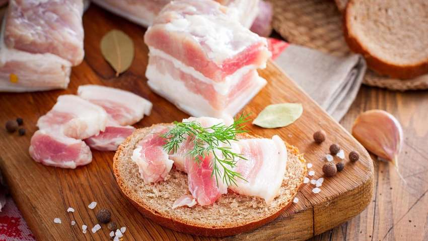 Дієтолог розкрила несподівану користь сала в пандемію