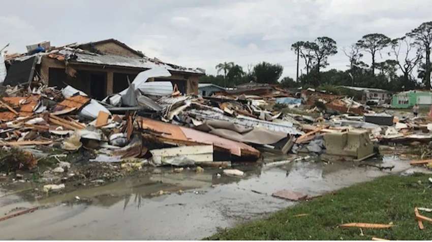 Первые последствия урагана «Милтон»: разрушения во Флориде Первые последствия урагана «Милтон»: разрушения во Флориде