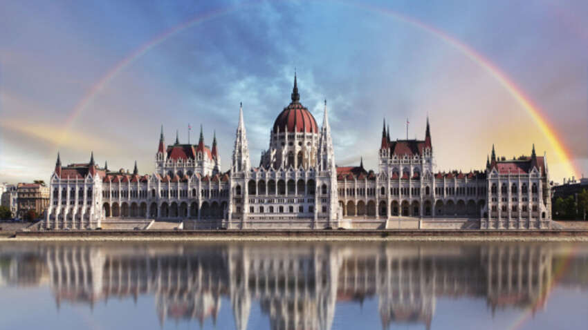 Будапешт бросает вызов Брюсселю: за какое решение по Украине проголосовал парламент Венгрии
