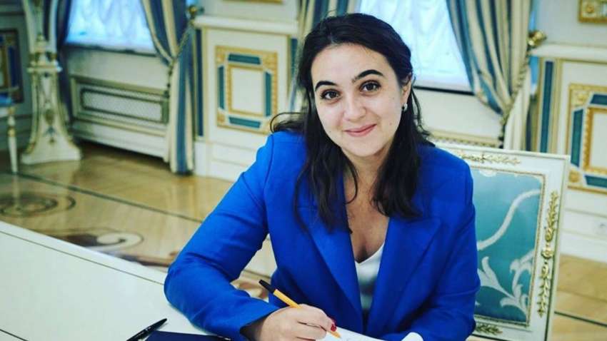 Из пресс-секретаря в ведущие: Мендель запускает собственное телешоу — подробности Из пресс-секретаря в ведущие: Мендель запускает собственное телешоу — подробности