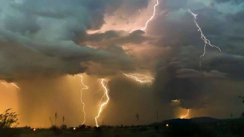 Мешканців семи областей попередили про небезпеку: до чого варто готуватися 