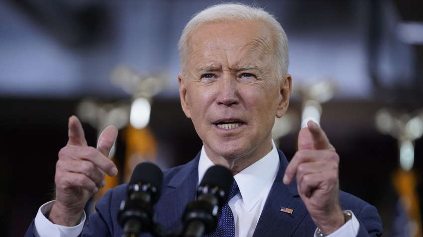 Від погроз до пропозицій: про що Байден попередив Росію у своєму зверененні щодо України