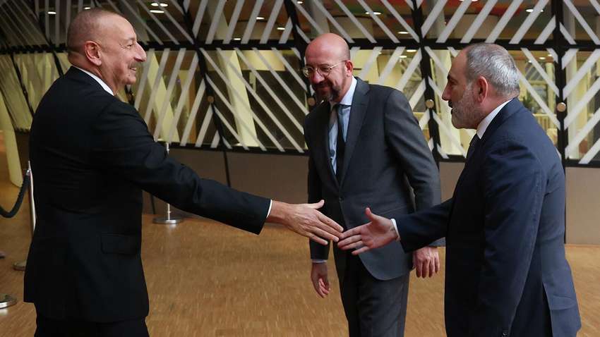 Кінець війні: президент Азербайджана відреагував на мирну пропозицію Вірменії Кінець війні: президент Азербайджана відреагував на мирну пропозицію Вірменії