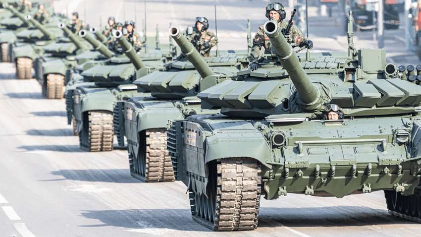 Четверта хвиля наступу РФ: біля українського міста росіяни зосередили сотні танків