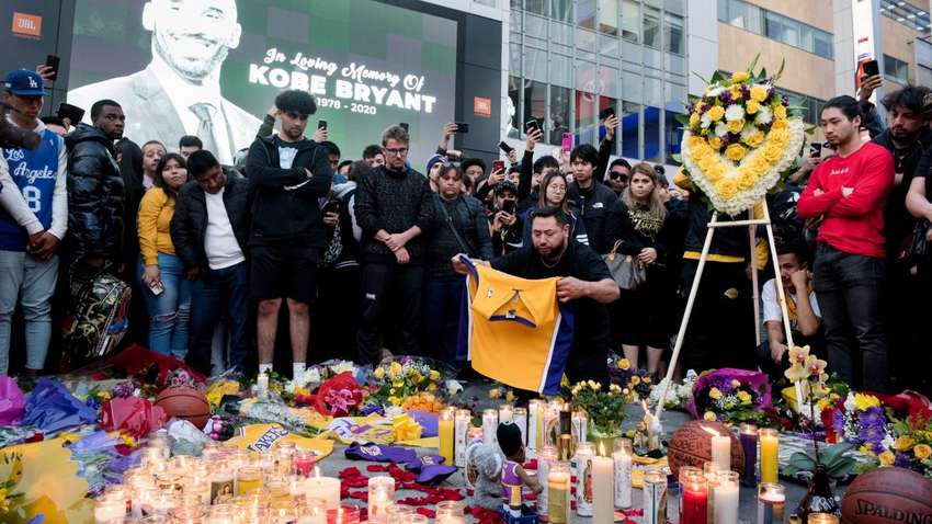 Мир попрощался с Коби, Британия – с ЕС, нардеп "Слуги народа" – с репутацией: ТОП-5 главных событий недели