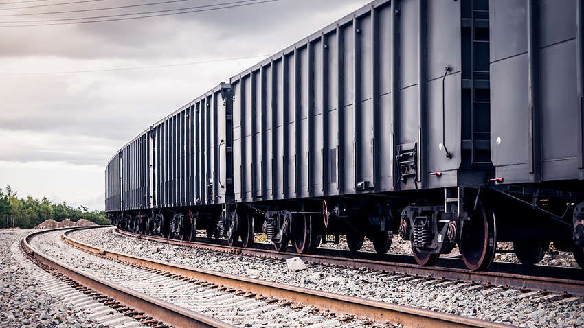 Уряд готовий віддати пріоритет українським перевезення на залізниці