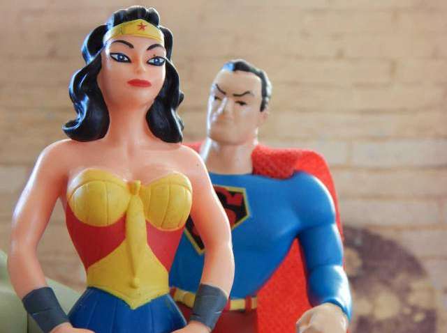 Настоящие смотрители: знаки Зодиака, которые любят все контролировать в отношениях